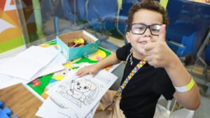 Camarote do Autista na Arena Pantanal recebe sorteados para jogo do Cuiabá
