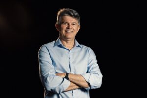 Insatisfação popular no Brasil: raízes profundas além de figuras políticas