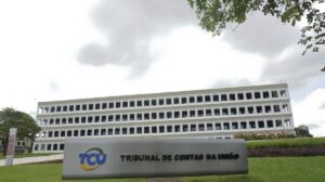 TCU, fiscal das contas, engorda salários em 15% com bônus por "complexidade" em meio a arrocho.