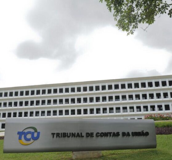 TCU, fiscal das contas, engorda salários em 15% com bônus por "complexidade" em meio a arrocho.