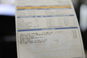 Conta de luz pode apertar o bolso com aumento quase o dobro da inflação