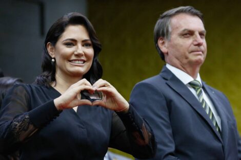 Michelle Bolsonaro emociona seguidores com declaração de amor a Jair no Dia dos Namorados