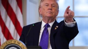 Fim do bloqueio no Estreito de Ormuz após Trump selar paz entre EUA e Irã