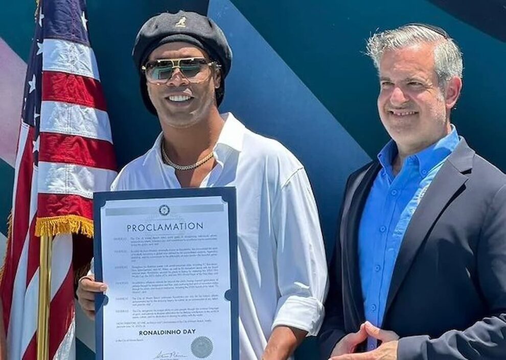 Ronaldinho Gaúcho recebe honraria e tem 'Ronaldinho Day' proclamado em Miami Beach