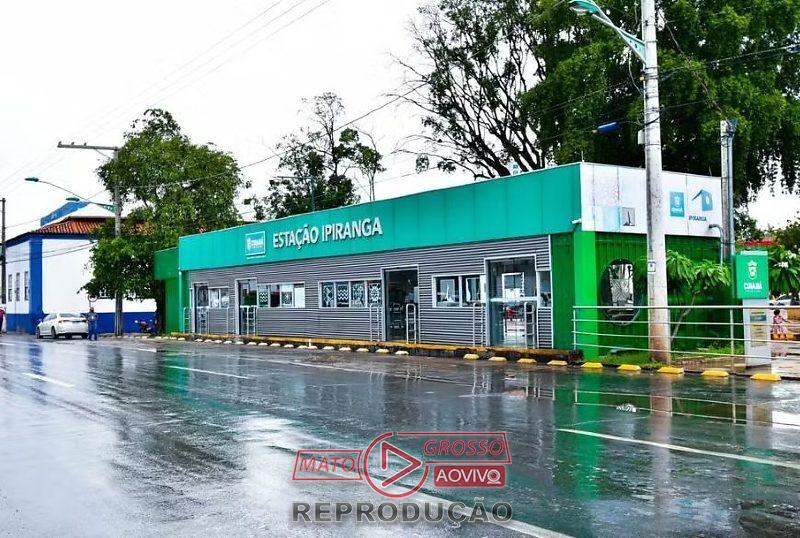 Passageiros imobilizam homem suspeito de importunação sexual dentro de ônibus em Cuiabá