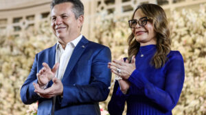Mauro Mendes adia ato de pré-candidatura ao Senado; futuro político de Virginia Mendes incerto