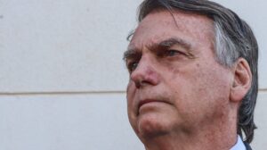 Moraes intima Bolsonaro sobre arma apreendida com sargento do GSI em blitz