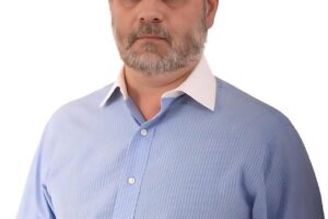 Cirurgia de Mohs eleva precisão no tratamento de câncer de pele com análise em tempo real
