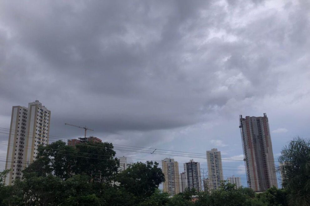 Frente fria persiste e mantém temperaturas amenas em Cuiabá por mais dias