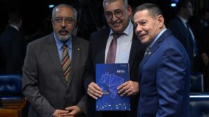 Senado convoca prefeitos para discutir o encerramento da escala de trabalho 6x1