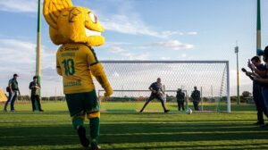 Cuiabá abre inscrições para projeto social de futebol Bom de Bola, Bom de Escola