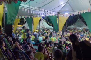 Rua Número 1 leva jogo do Brasil, samba e gastronomia à Praça do Choppão.