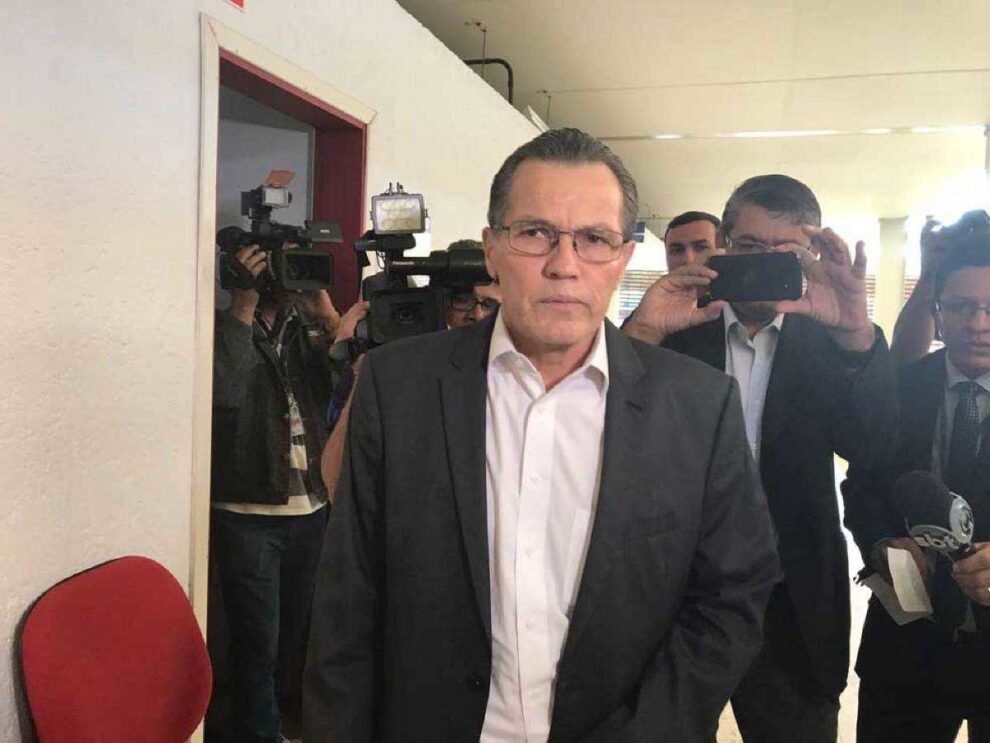 Ex-secretário de Silval reverte demissão na Justiça e Estado pagará R$ 27 mil retroativos