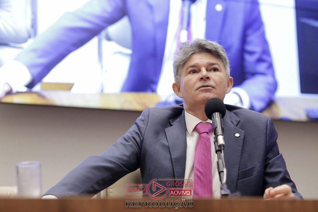 Deputado Medeiros rebate Lula e o classifica como "malandro" após fala no G7