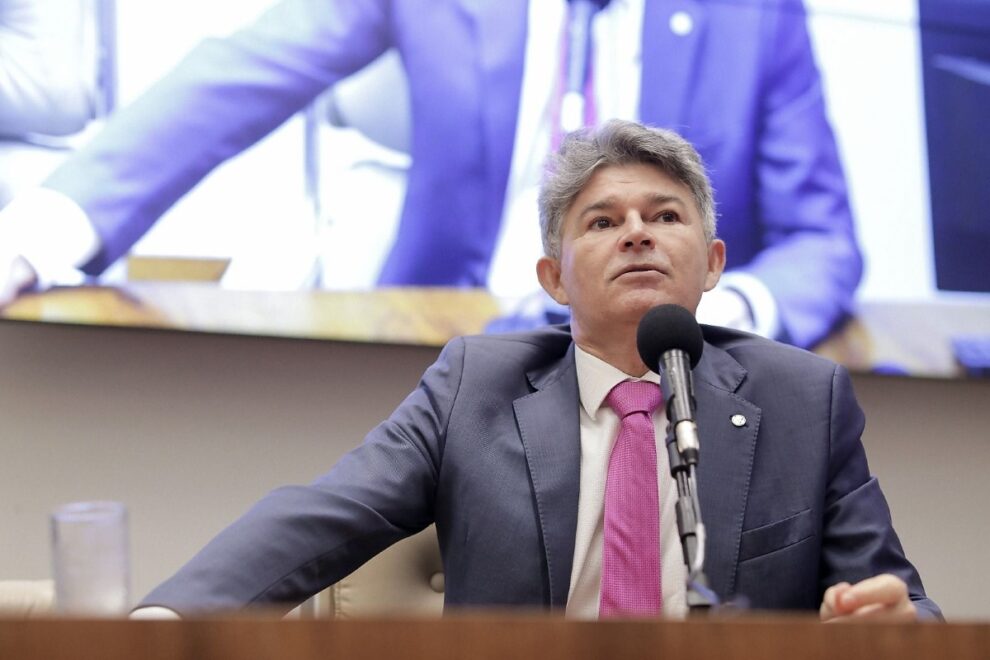 Deputado Medeiros rebate Lula e o classifica como "malandro" após fala no G7