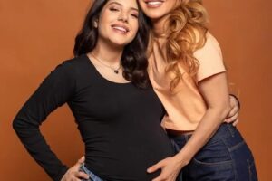 Yasmin Mendes, filha de Joelma, causa furor ao se juntar à banda de Ximbinha no Pará