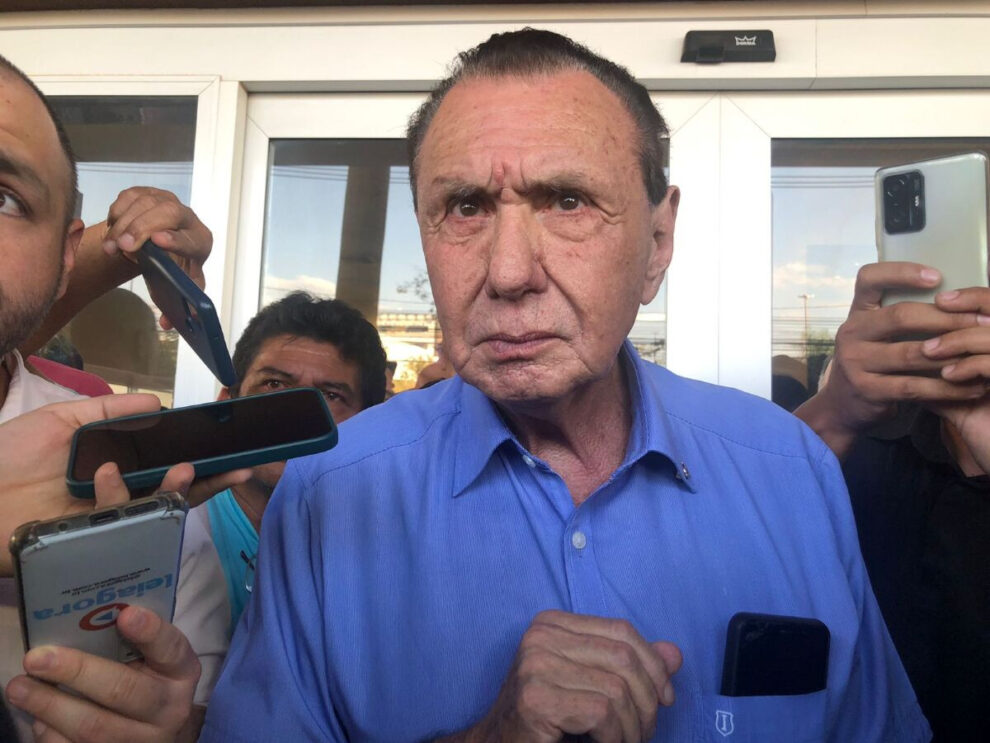 Carlos Bezerra reage bem a tratamento e deixa UTI após pneumonia em São Paulo