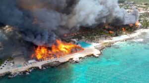 Incêndio devastador atinge resort no Caribe e causa morte de turista italiana