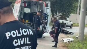 Duas mortes de motociclistas em acidentes com postes chocam Cuiabá neste domingo
