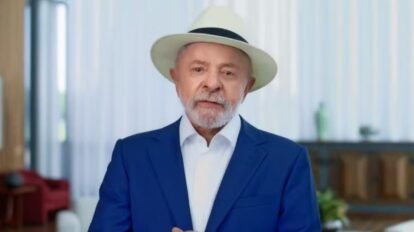 Lula incentiva jovens à política e gera polêmica com declaração sobre honestidade