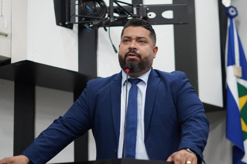Projeto na Câmara de Cuiabá abre caminho para reeleição de Paula Calil na presidência