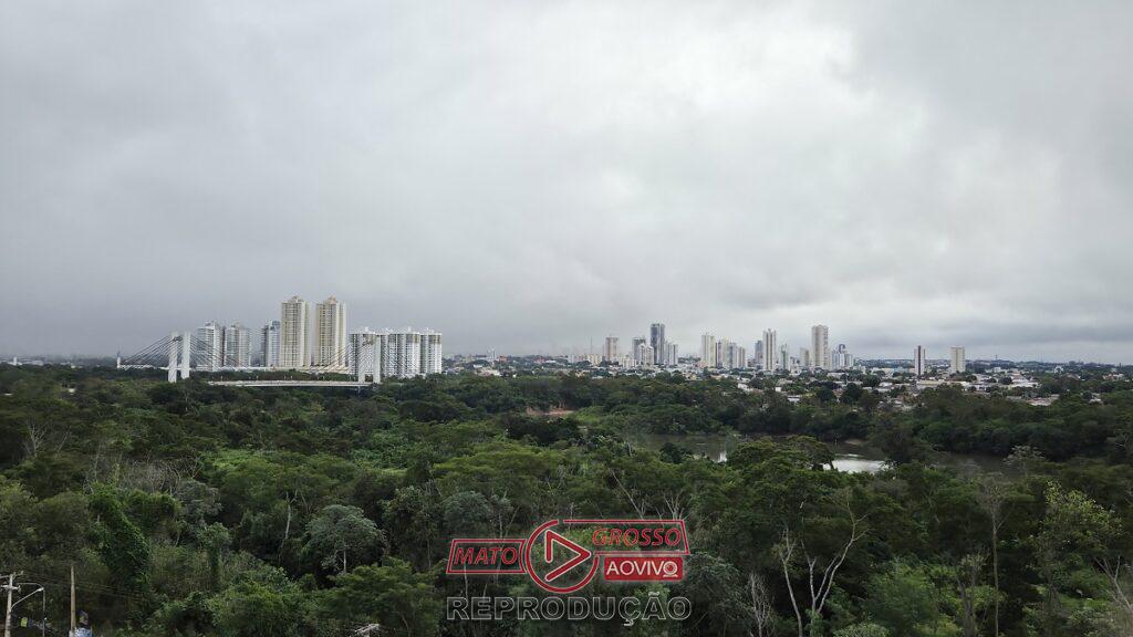 Cuiabá sob alerta de 3º dia com 14°C, máxima de 19°C, chuva e ventos fortes nesta quinta.