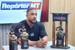 Leandro Nascimento esclarece que musculação não altera volume nem levanta seios femininos
